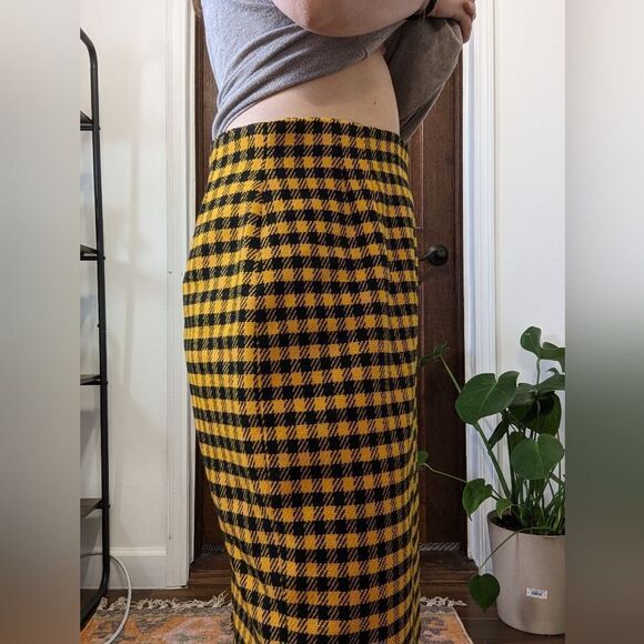 Yellow and Black Checkered Pencil Skirt - Picture 6 of 8